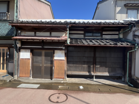 富山県射水市の一戸建て | 20万円 | 228.09m² | 洪水ハザード | Akiyama house finder